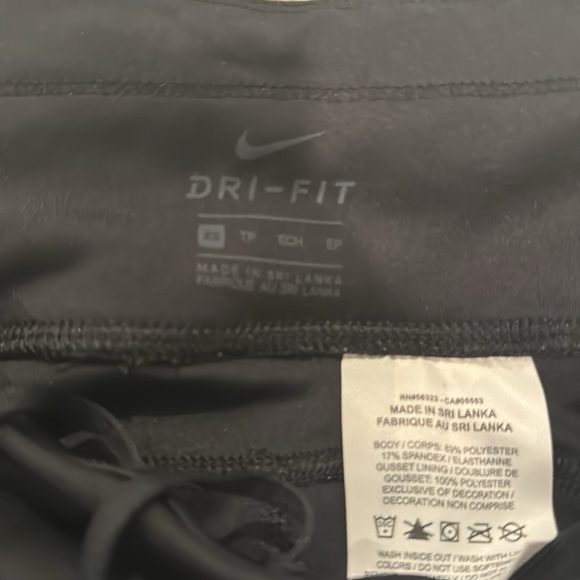 Nike running shorts - Picture 2 of 3
